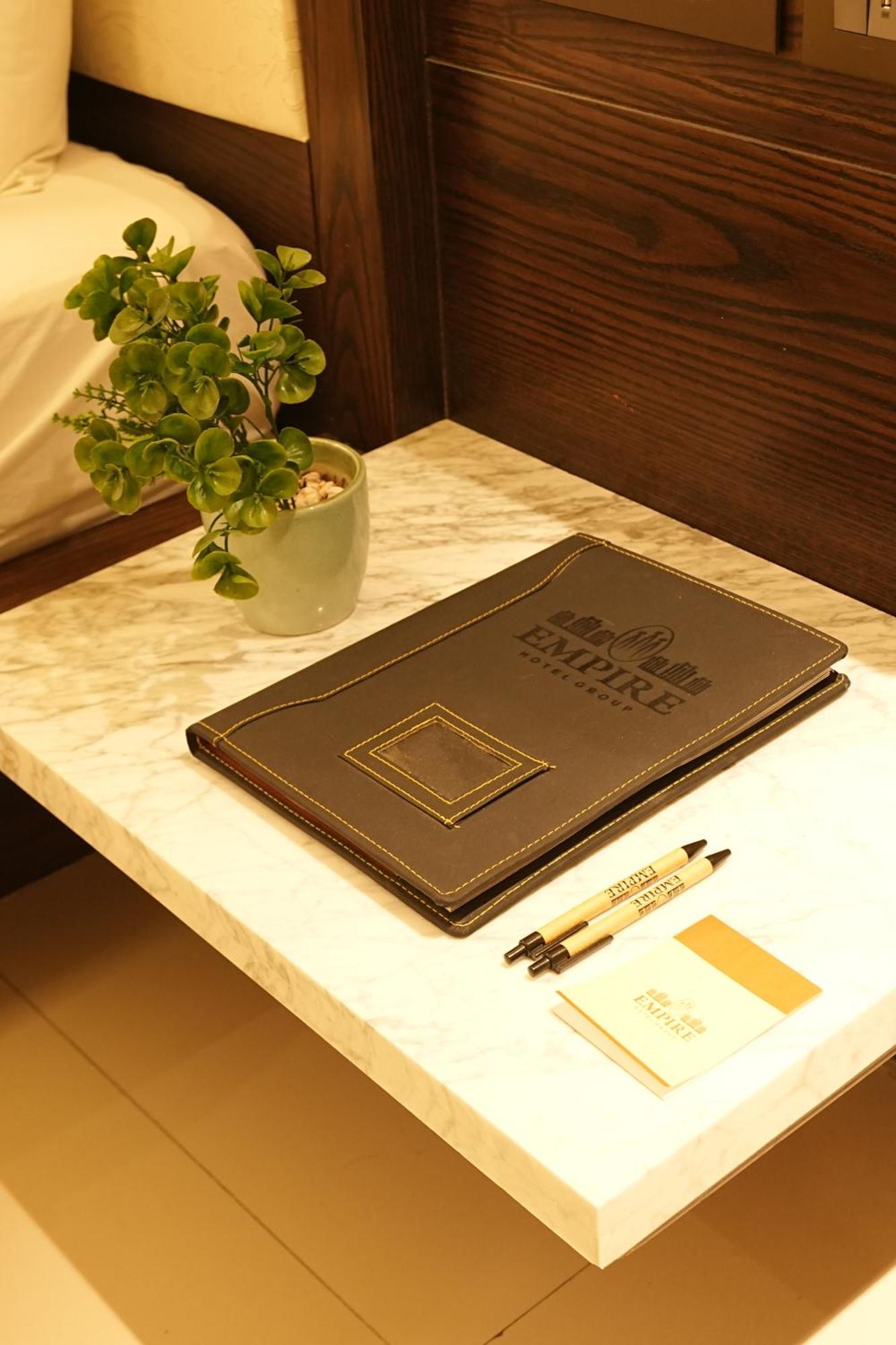 Empire Suites, New Delhi Exterior photo