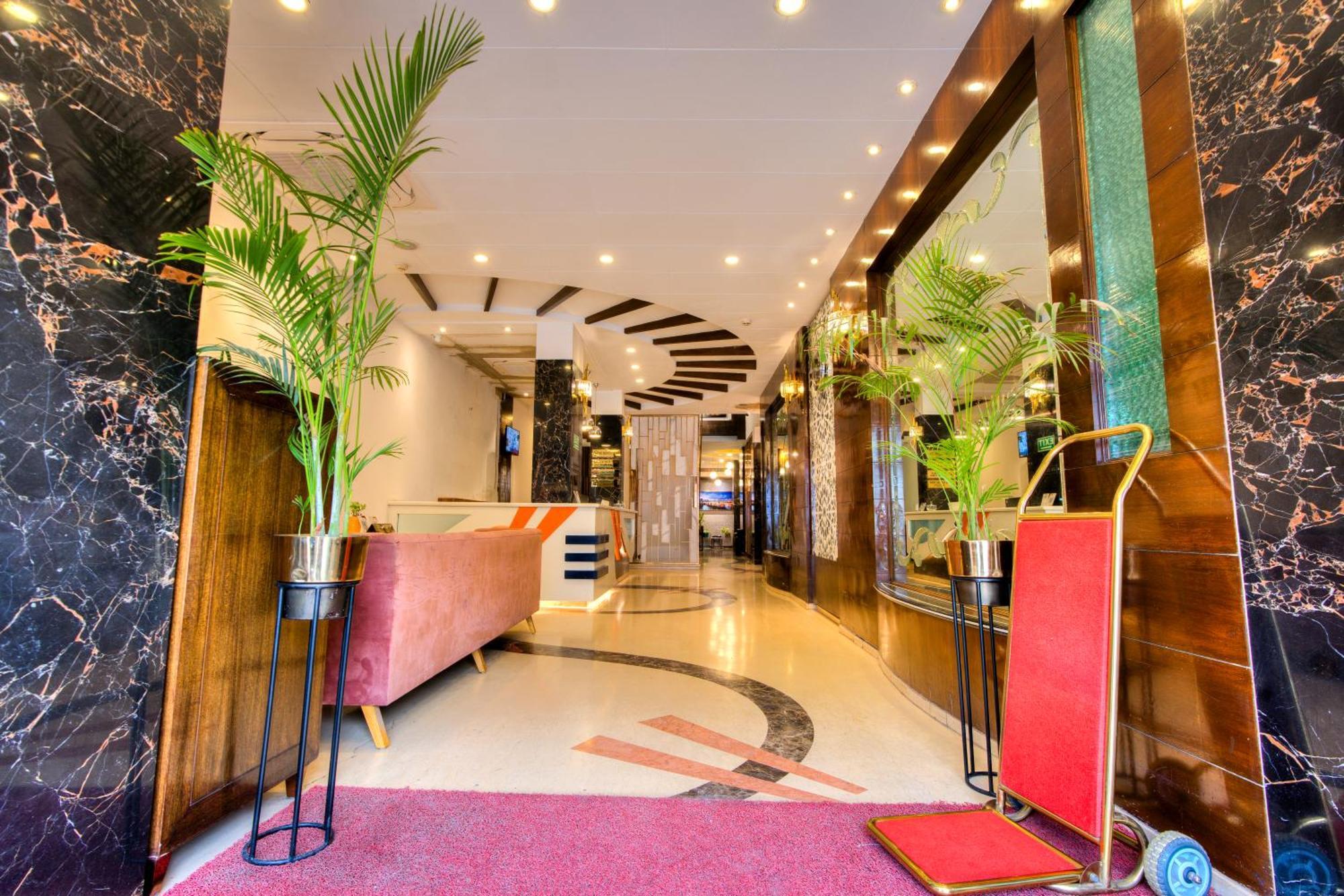 Empire Suites, New Delhi Exterior photo