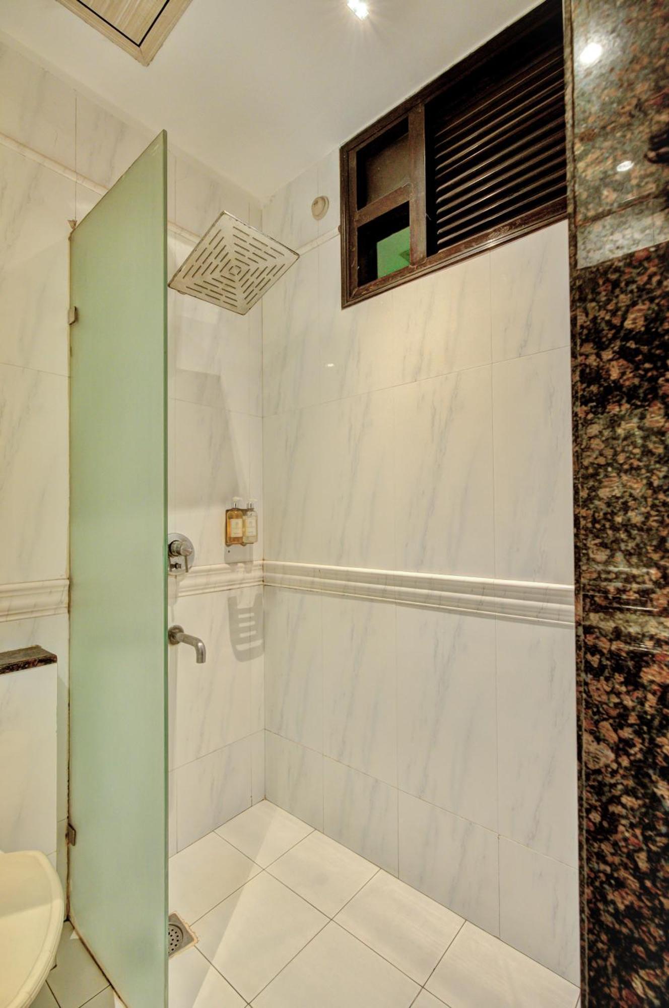 Empire Suites, New Delhi Exterior photo